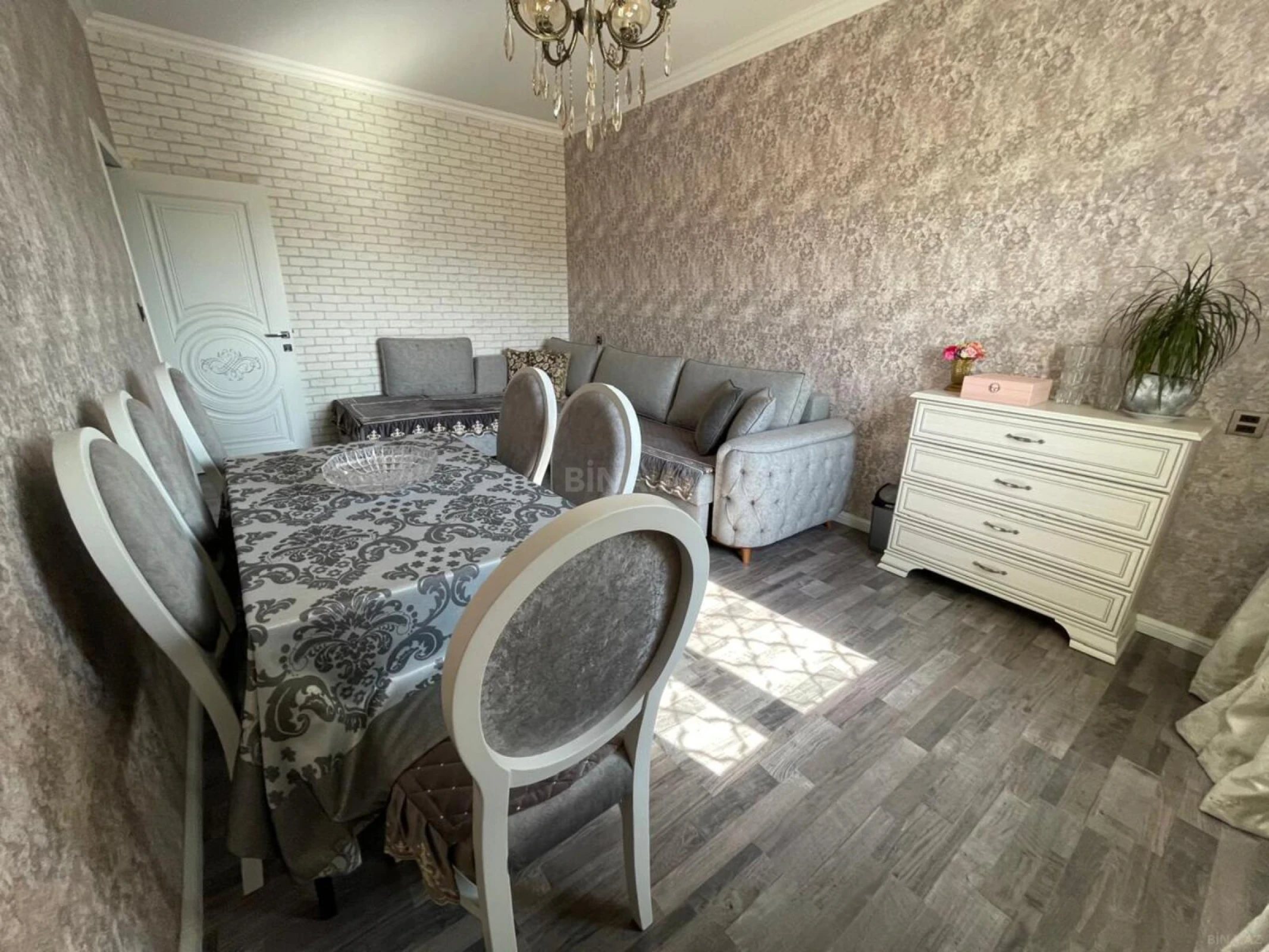 Satılır 2 otaqlı mənzil 60 m²