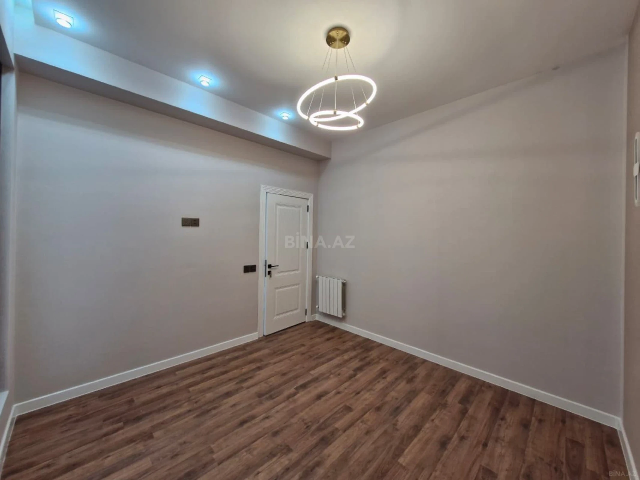 Satılır 2 otaqlı mənzil 61 m²