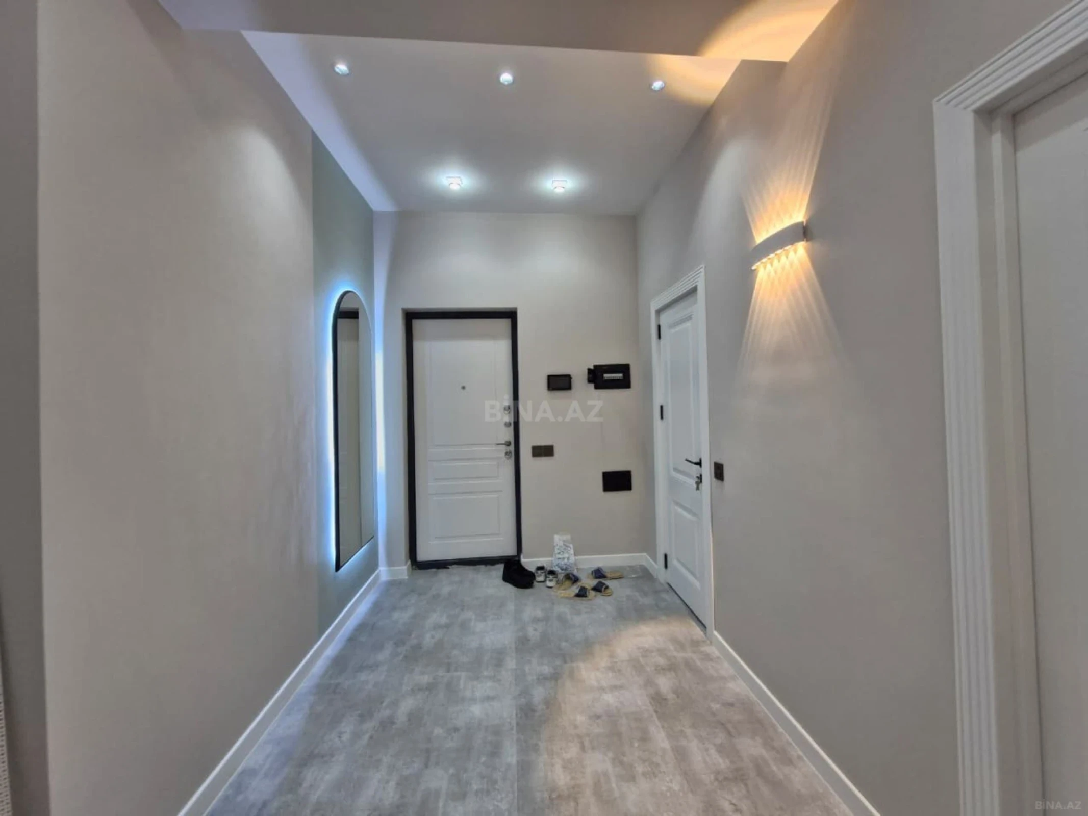 Satılır 2 otaqlı mənzil 61 m²