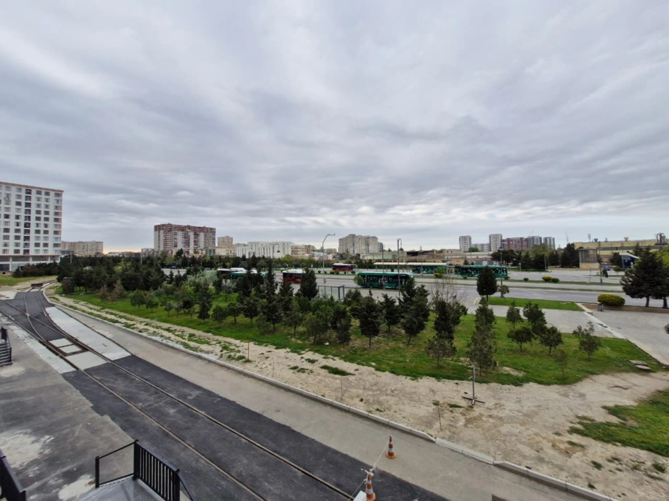 Satılır 2 otaqlı mənzil 61 m²
