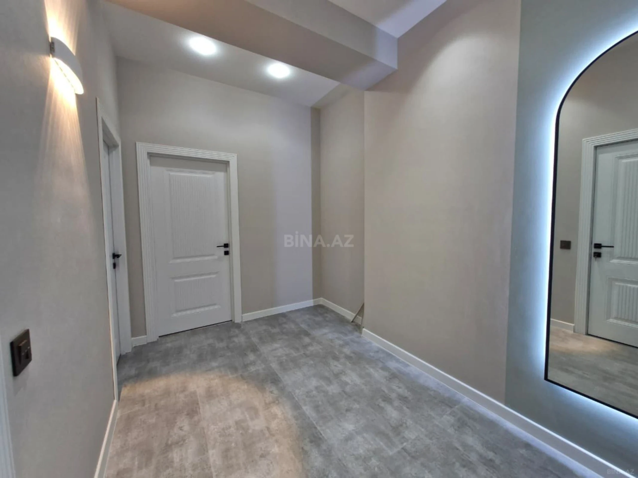 Satılır 2 otaqlı mənzil 61 m²
