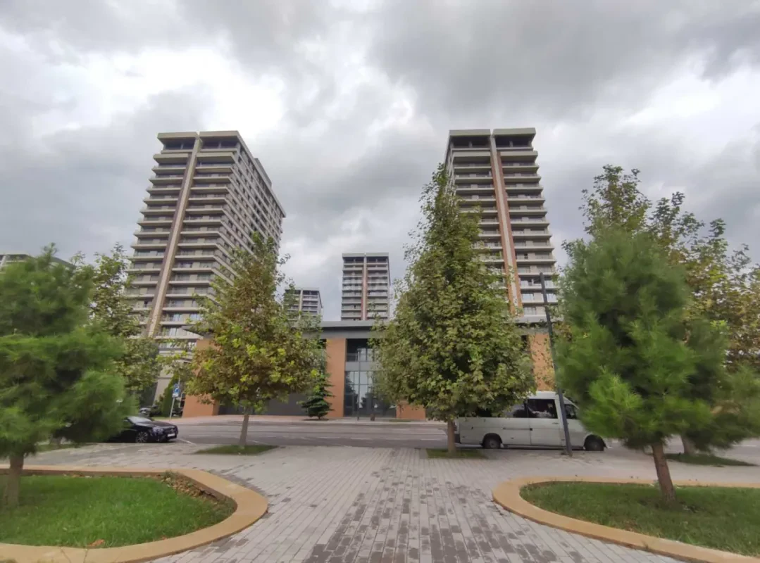 Satılır 3 otaqlı mənzil 163 m²