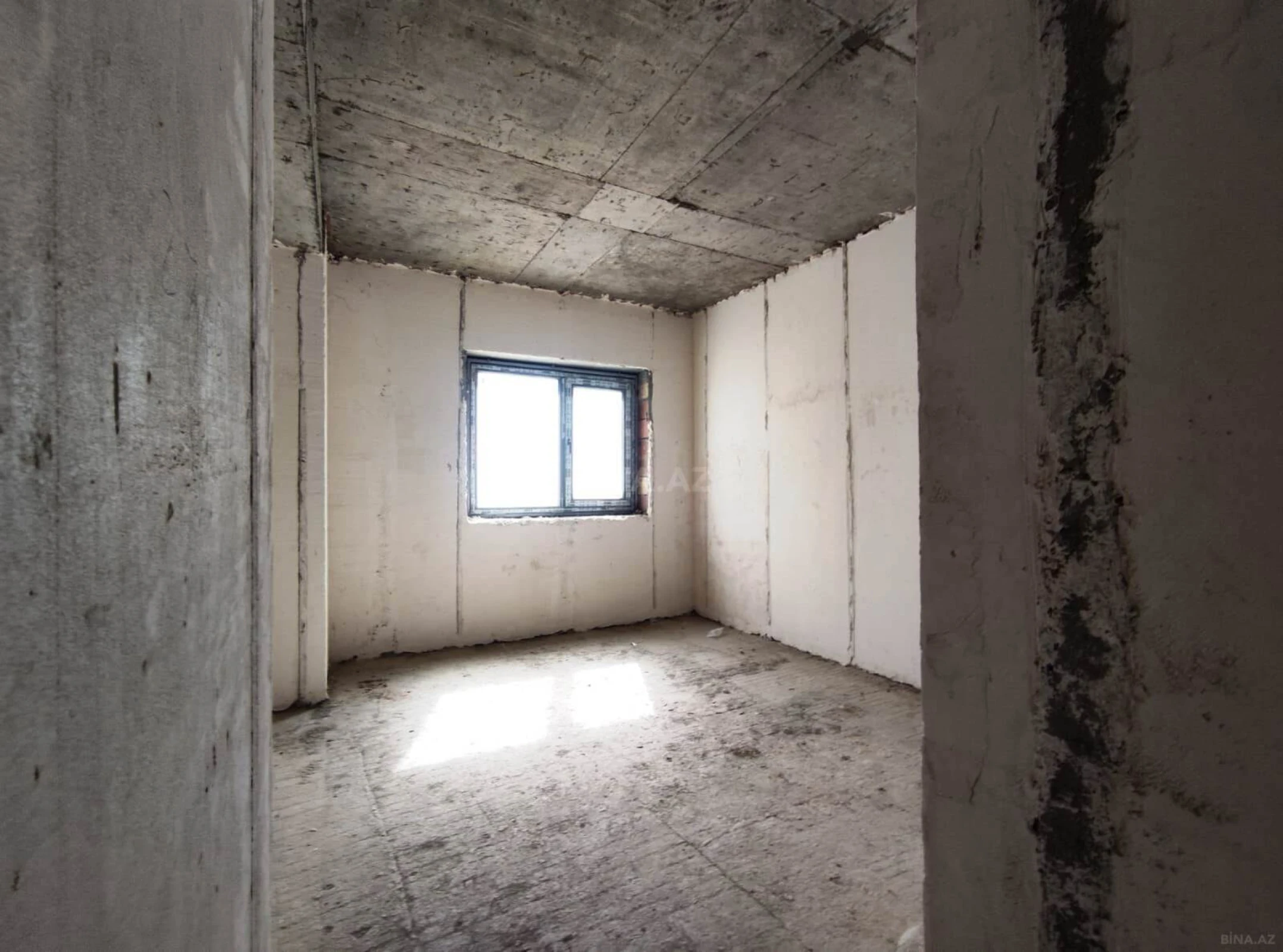 Satılır 3 otaqlı mənzil 163 m²