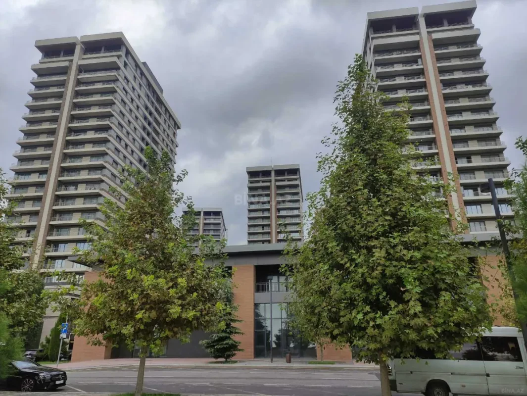 Satılır 3 otaqlı mənzil 163 m²