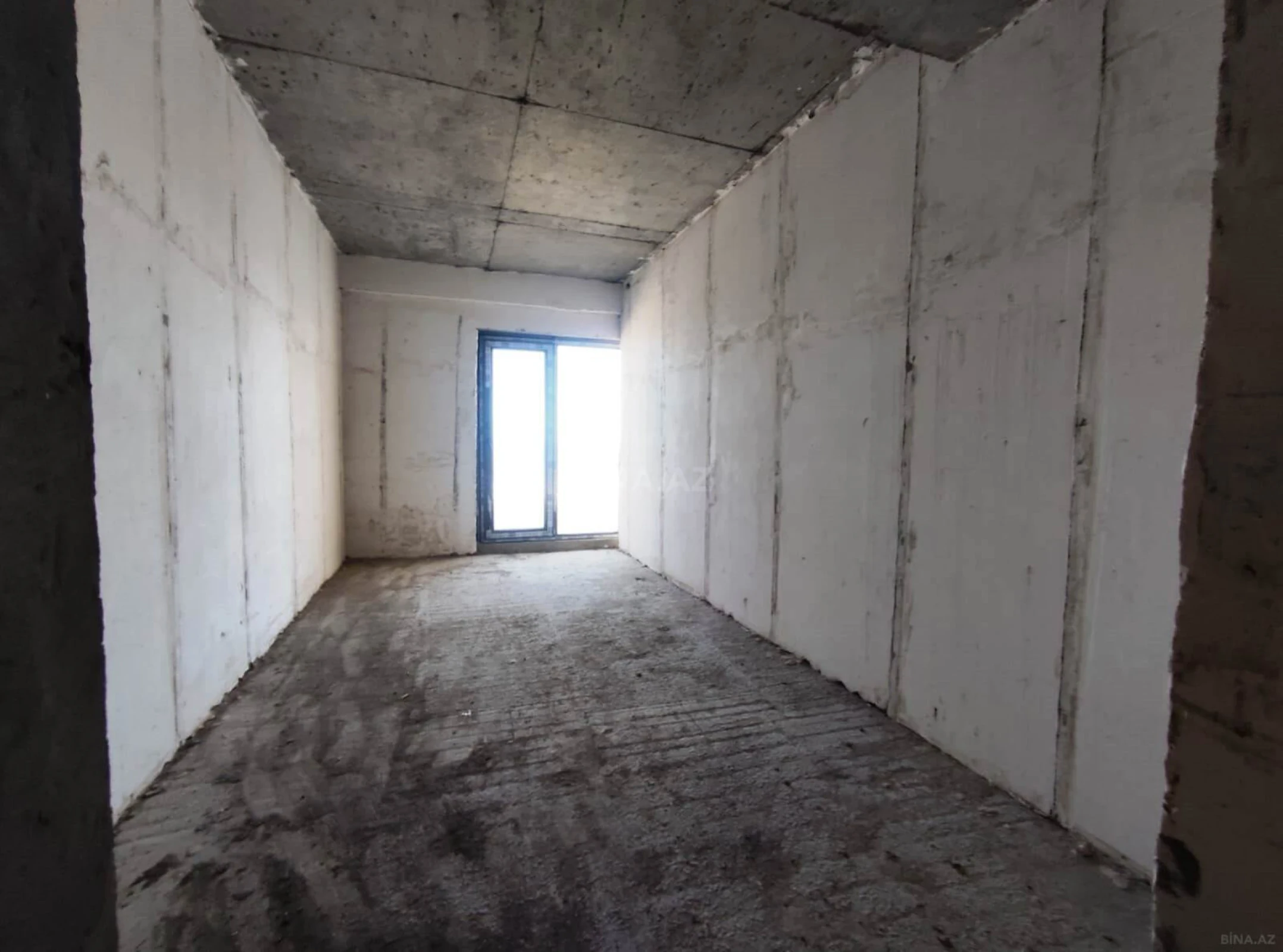 Satılır 3 otaqlı mənzil 163 m²