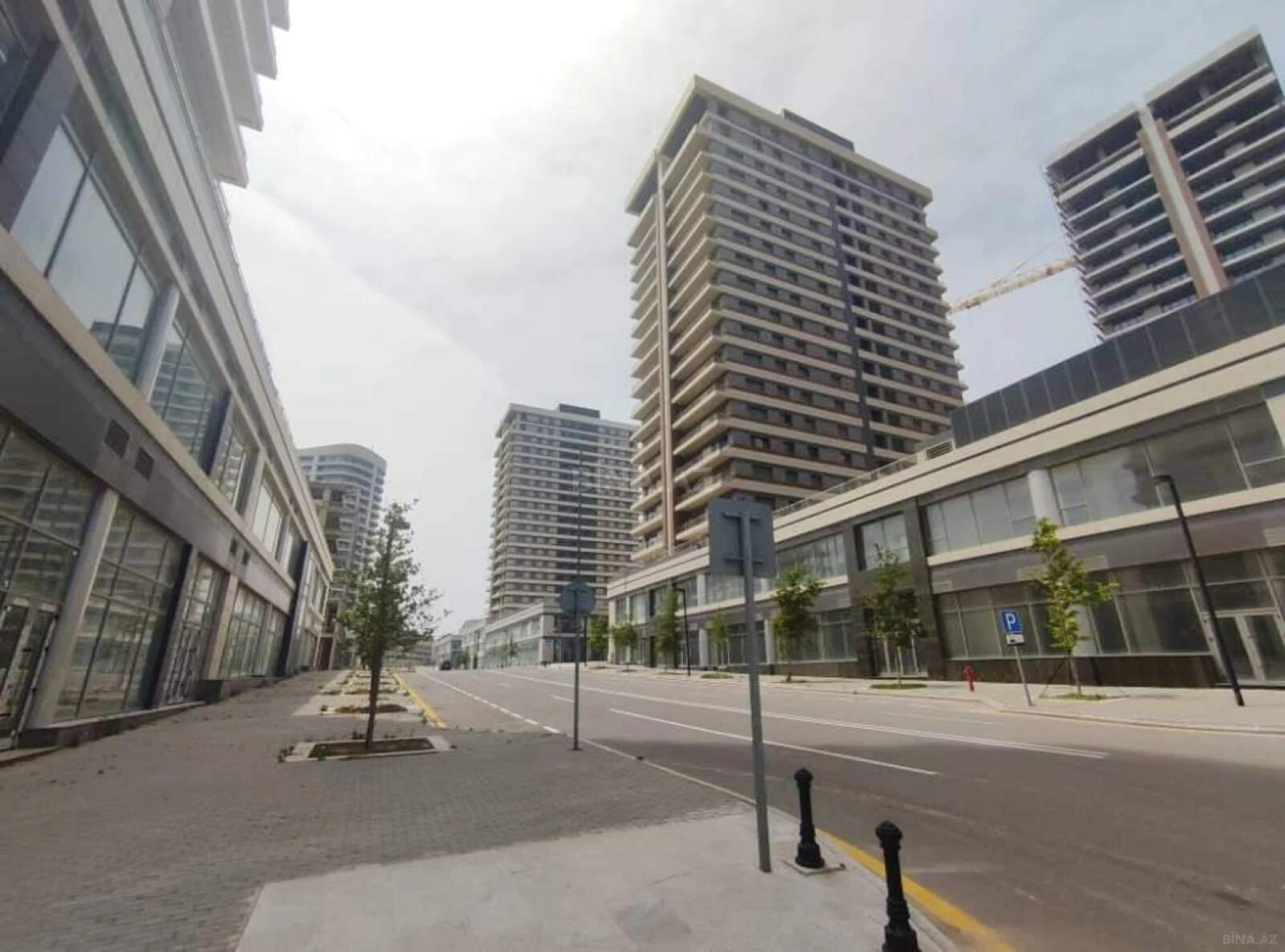Satılır 3 otaqlı mənzil 163 m²