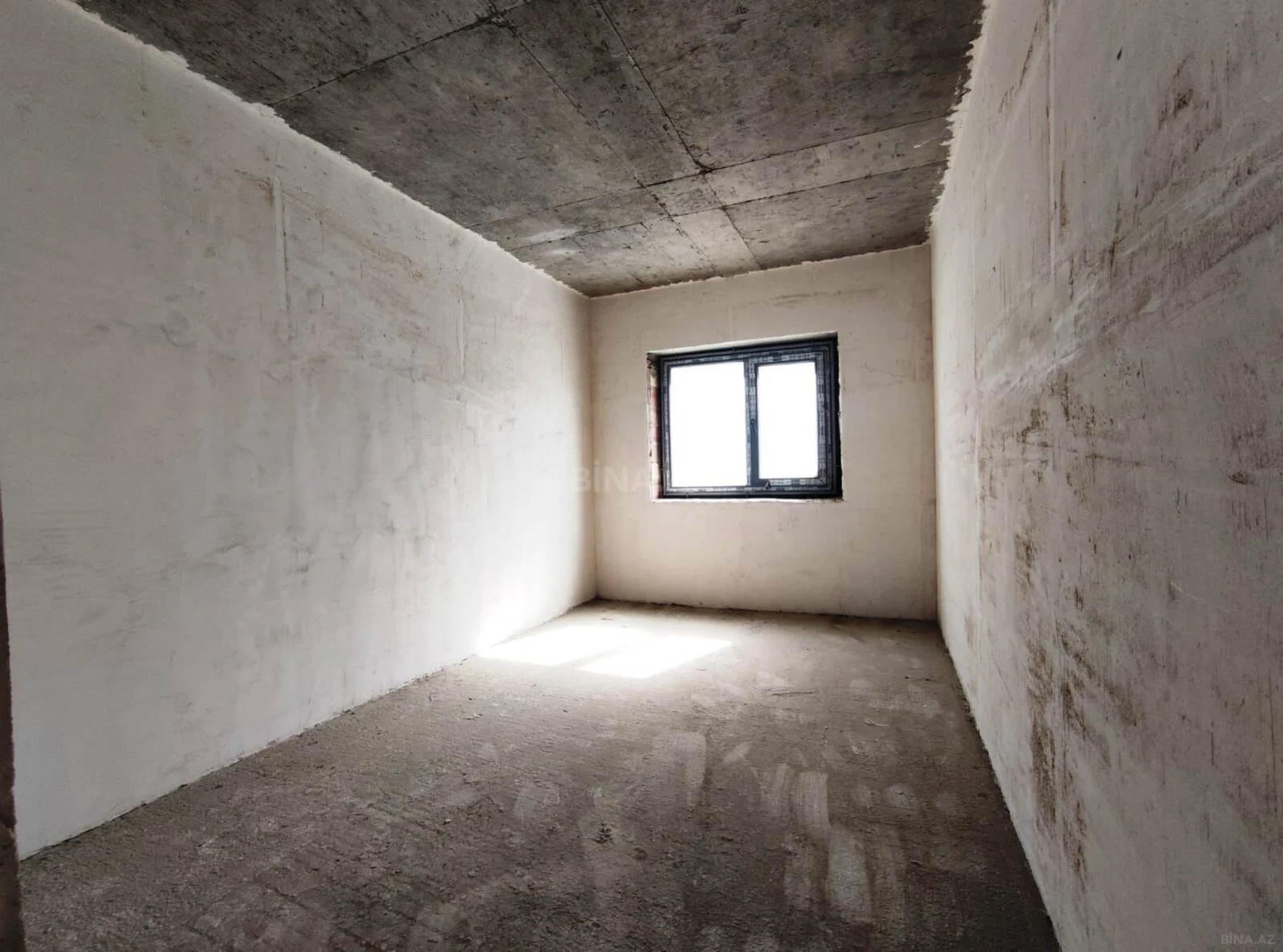 Satılır 3 otaqlı mənzil 163 m²