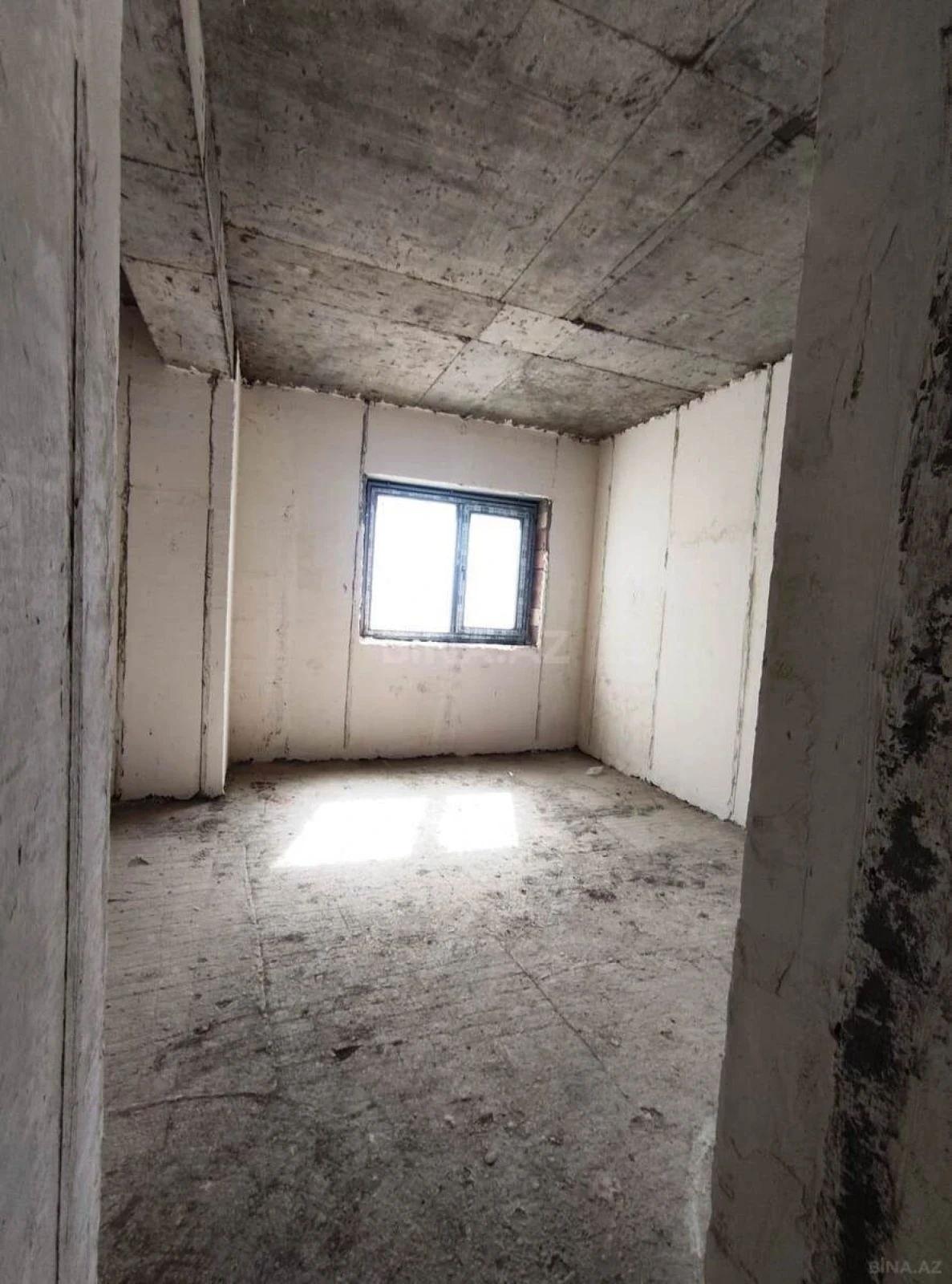 Satılır 3 otaqlı mənzil 163 m²