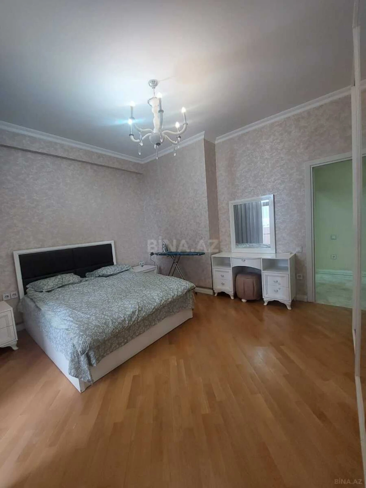 Kirayə verilir 2 otaqlı mənzil 70 m²