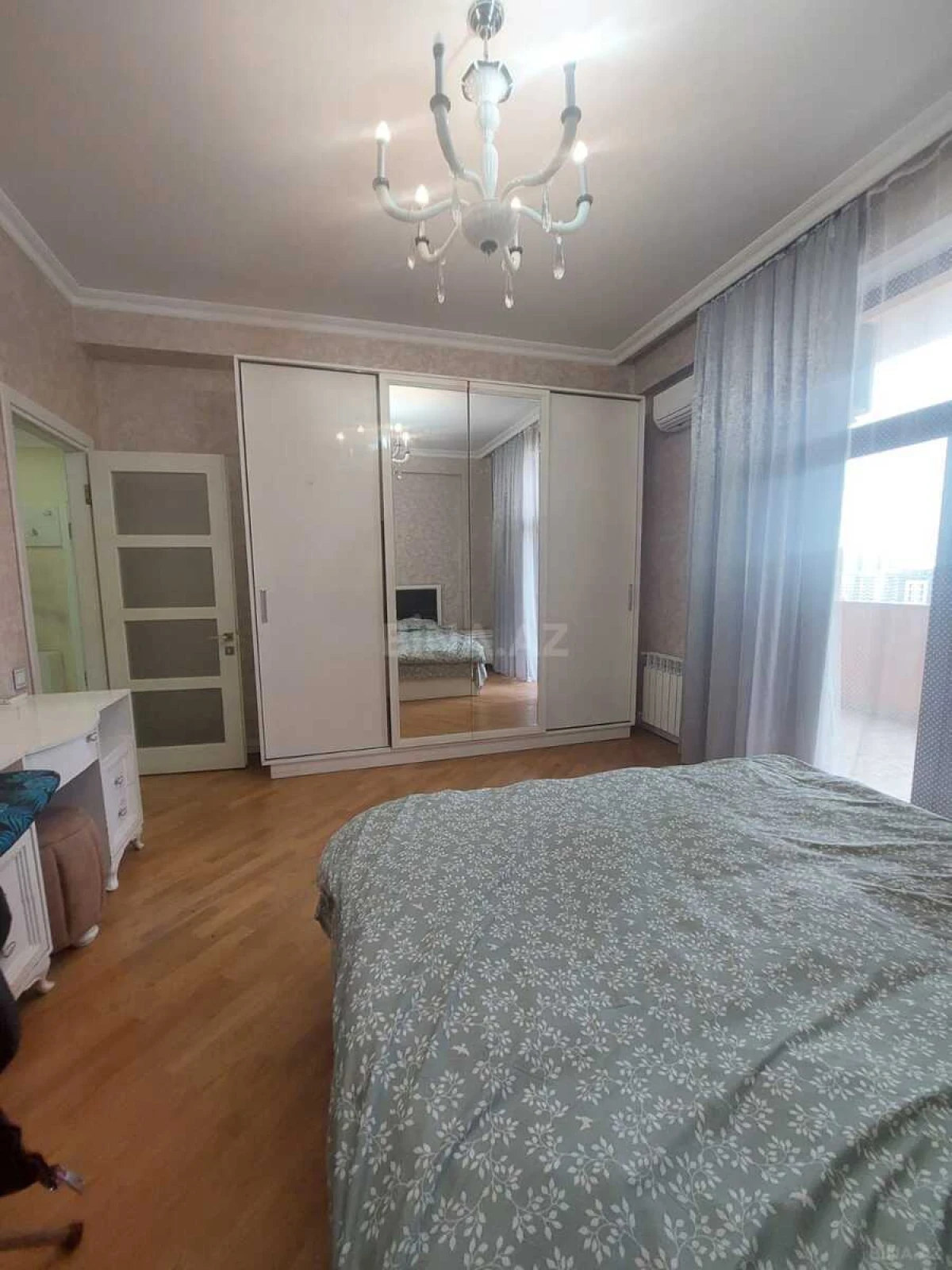 Kirayə verilir 2 otaqlı mənzil 70 m²