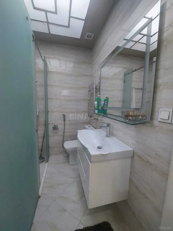 Kirayə verilir 2 otaqlı mənzil 70 m²
