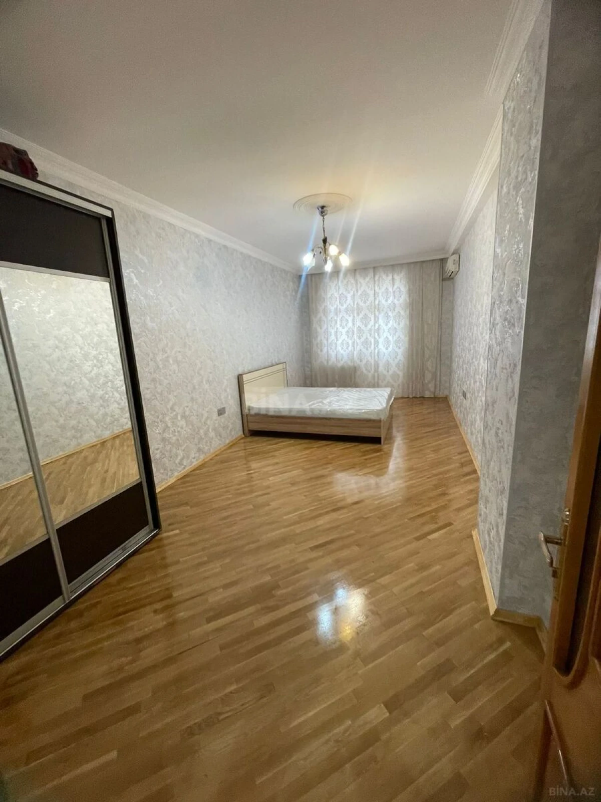 Kirayə verilir 3 otaqlı mənzil 125 m²