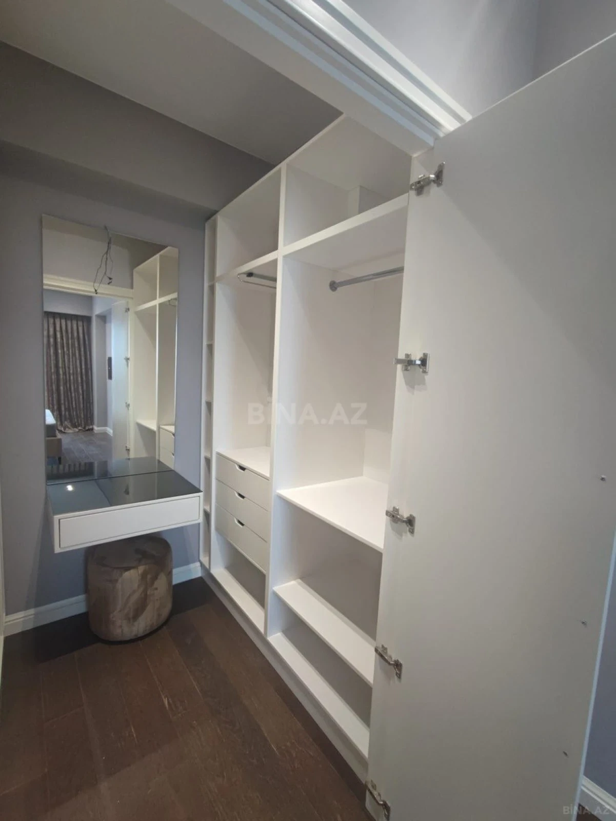 Kirayə verilir 4 otaqlı mənzil 129 m²