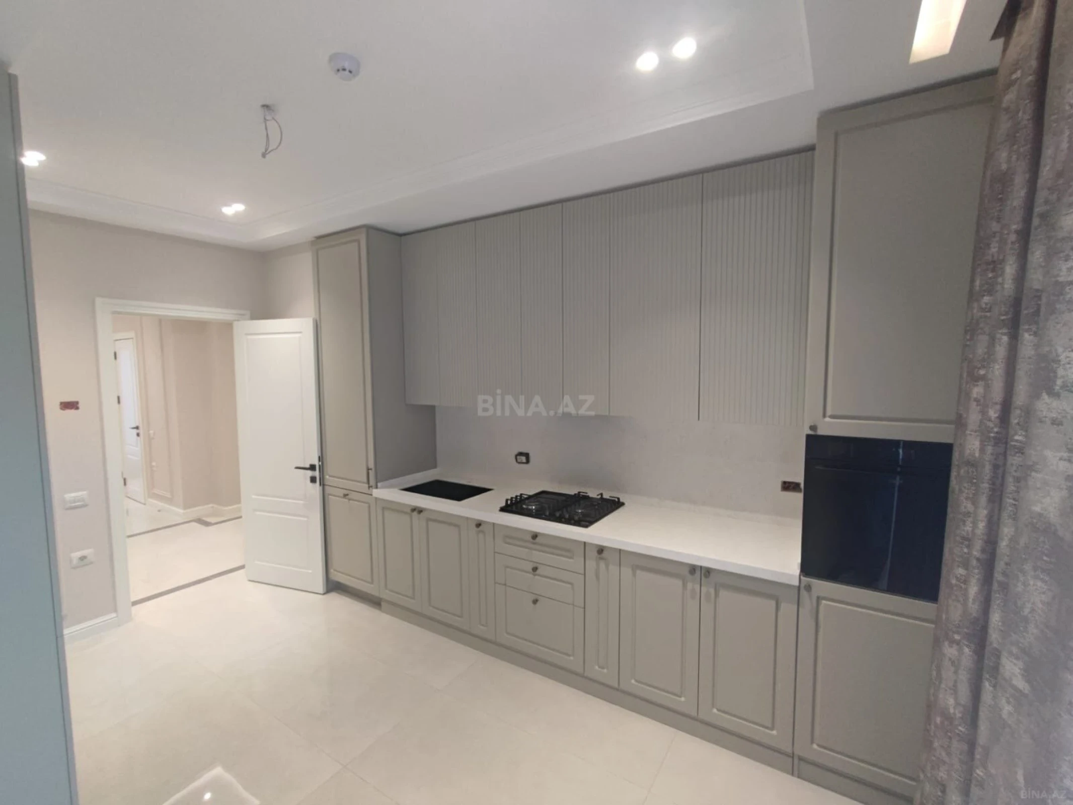 Kirayə verilir 4 otaqlı mənzil 129 m²