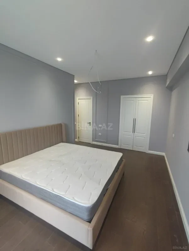 Kirayə verilir 4 otaqlı mənzil 129 m²