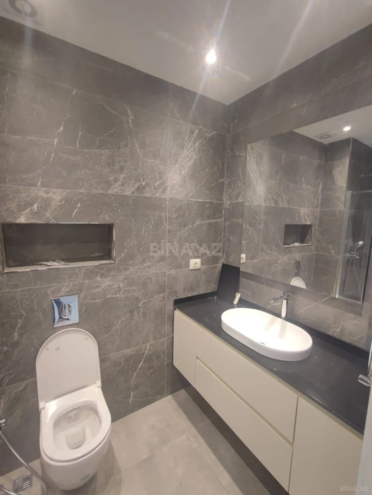 Kirayə verilir 4 otaqlı mənzil 129 m²
