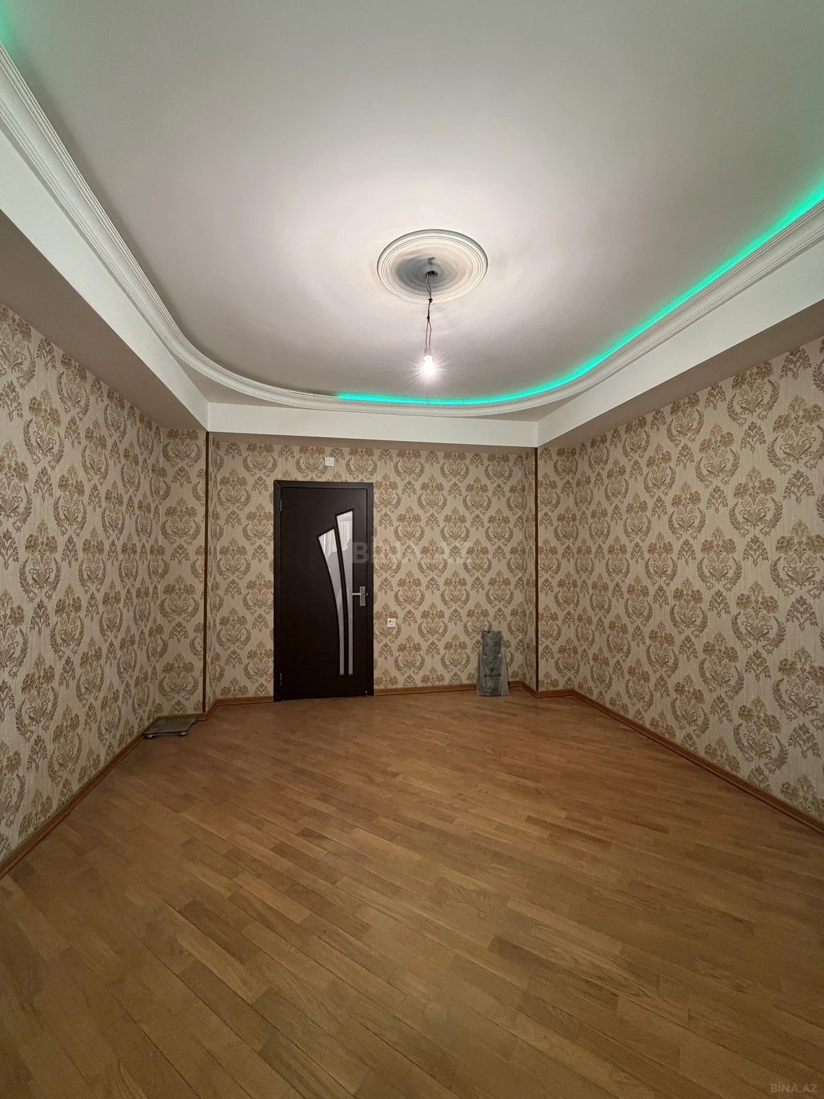 Satılır 2 otaqlı mənzil 75 m²
