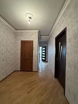 Satılır 2 otaqlı mənzil 75 m²