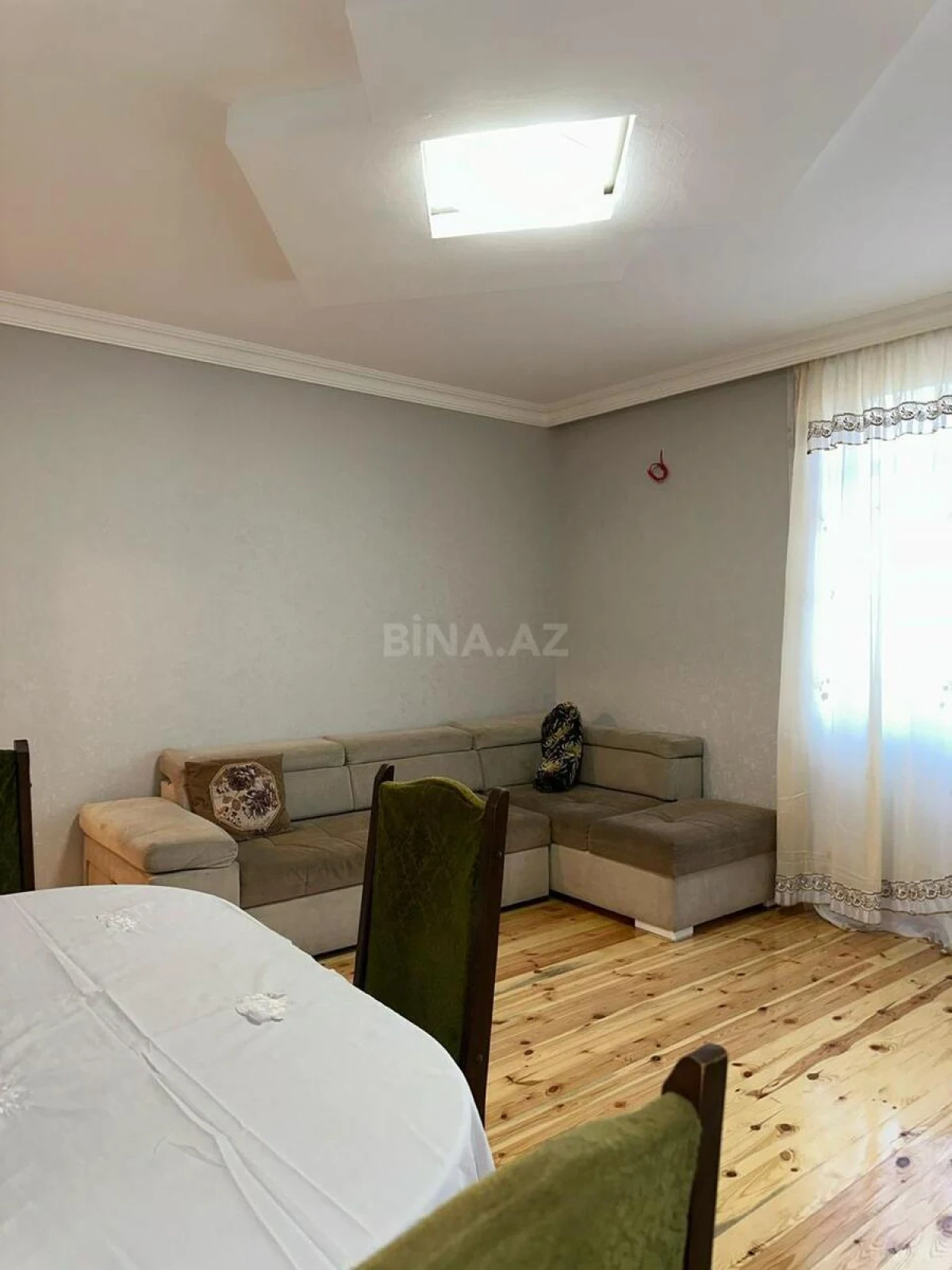 Kirayə verilir 2 otaqlı mənzil 70 m²