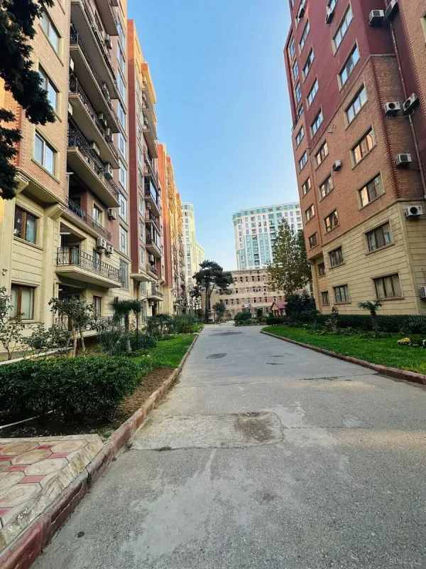 Satılır obyekt 162 m²