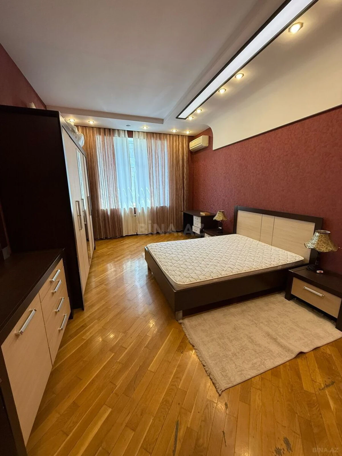 Kirayə verilir 3 otaqlı mənzil 145 m²