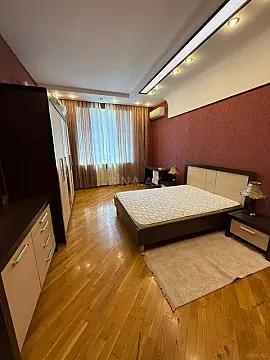 Kirayə verilir 3 otaqlı mənzil 145 m²