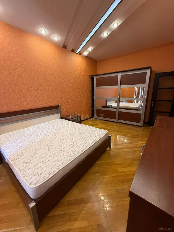Kirayə verilir 3 otaqlı mənzil 145 m²