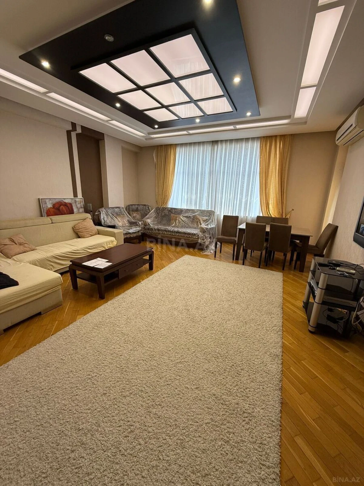 Kirayə verilir 3 otaqlı mənzil 145 m²