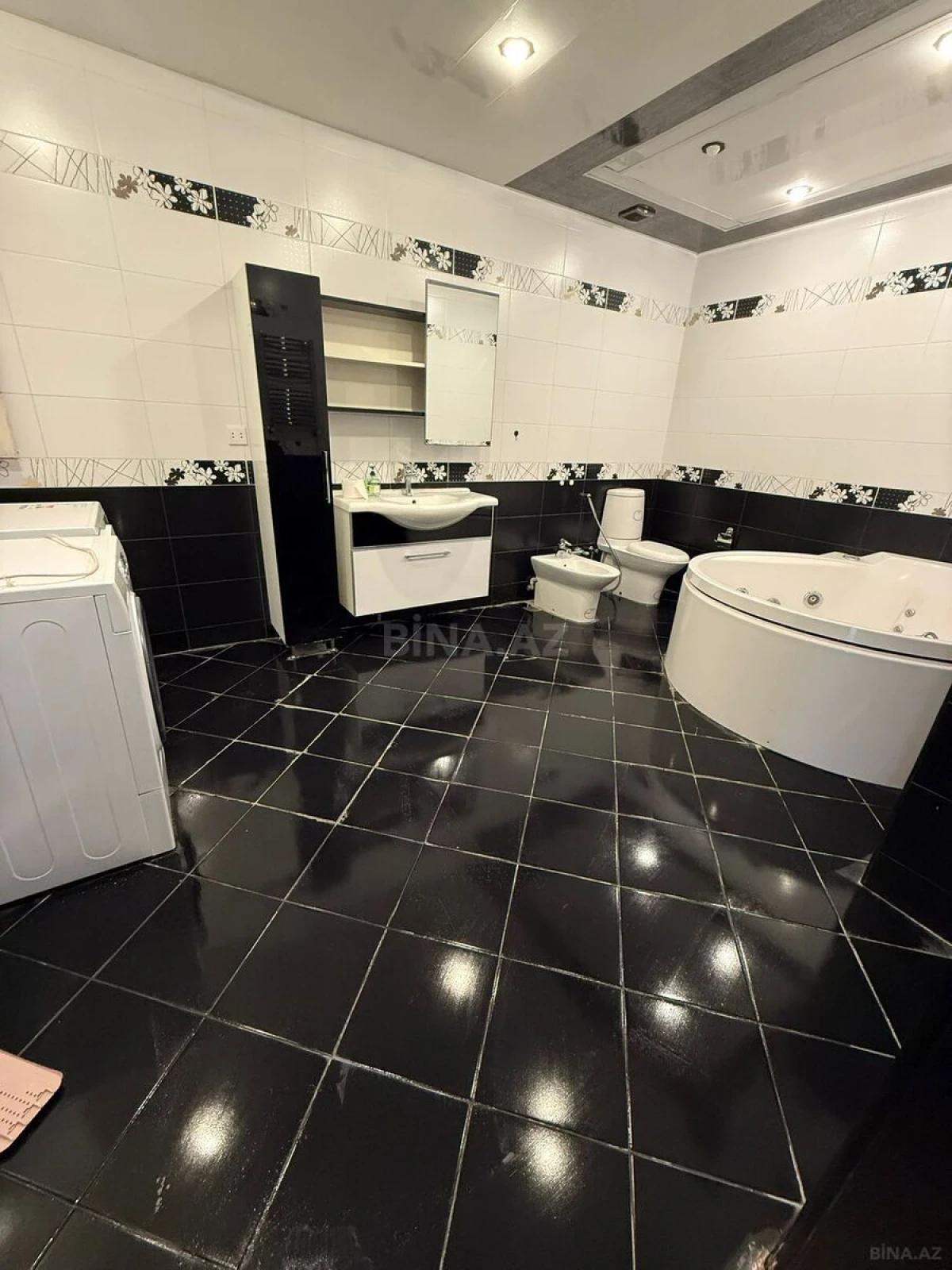 Kirayə verilir 3 otaqlı mənzil 145 m²
