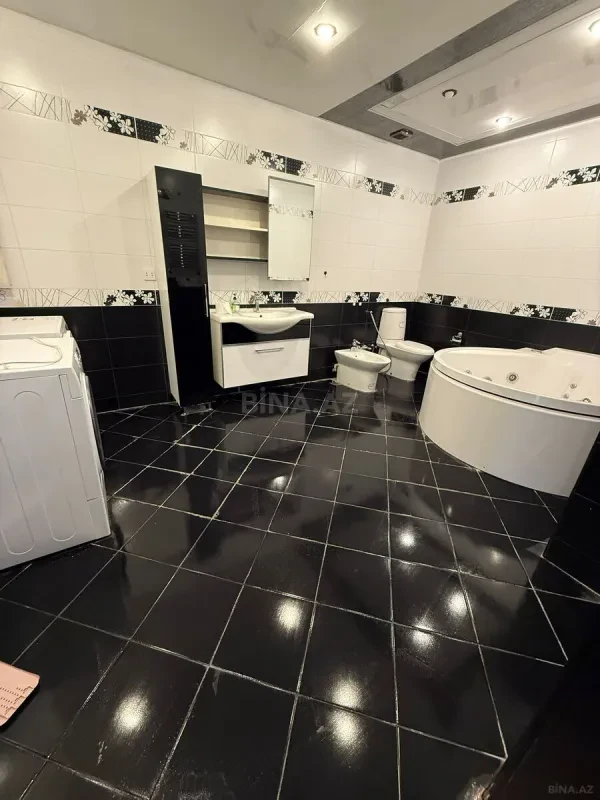 Kirayə verilir 3 otaqlı mənzil 145 m²