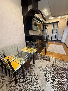 Kirayə verilir 3 otaqlı mənzil 145 m²