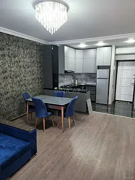Kirayə verilir 2 otaqlı mənzil 80 m²