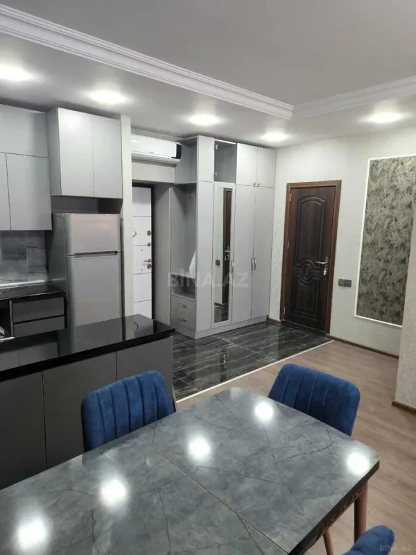 Kirayə verilir 2 otaqlı mənzil 80 m²
