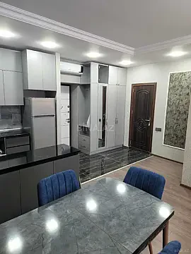 Kirayə verilir 2 otaqlı mənzil 80 m²