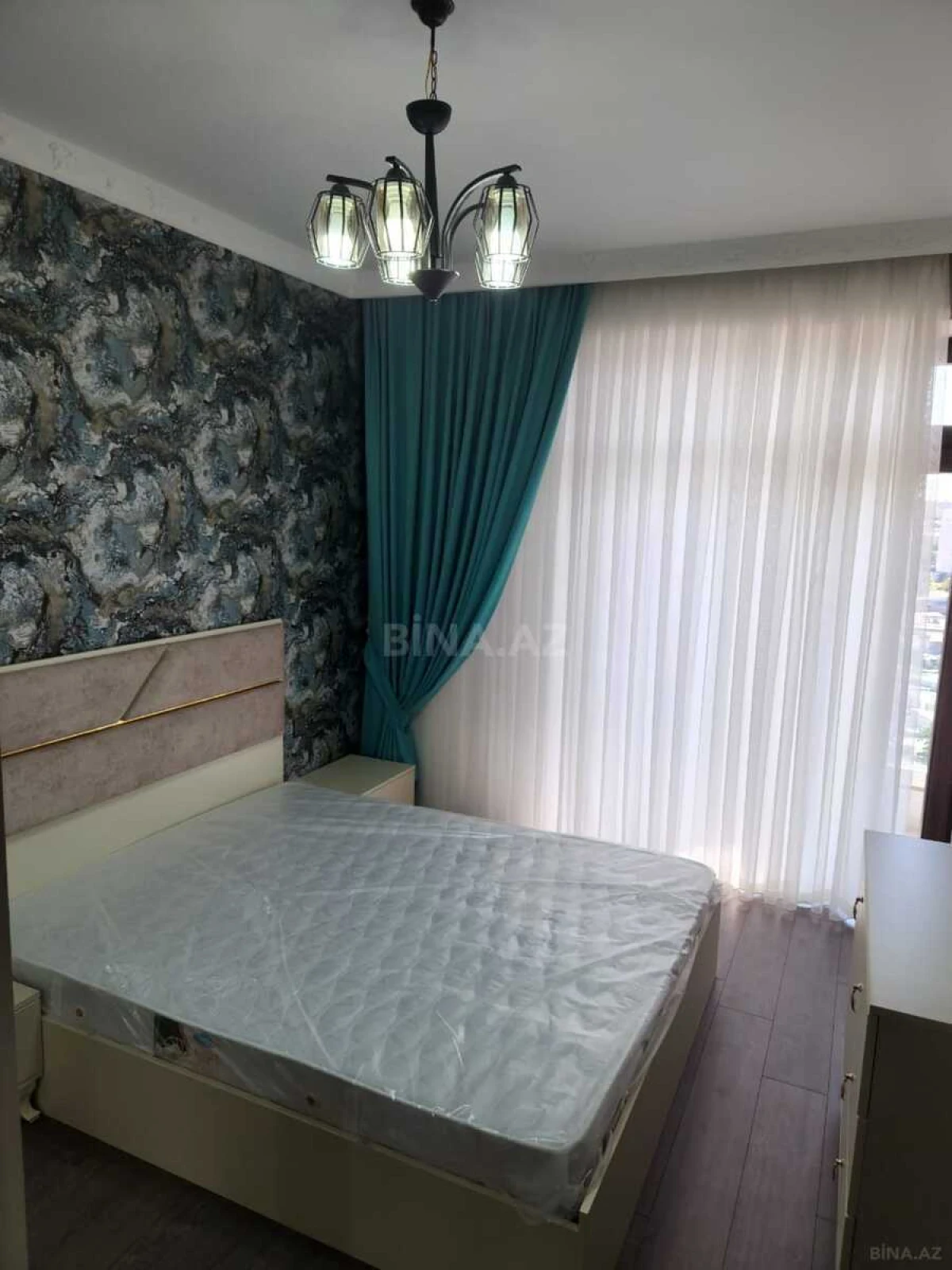 Kirayə verilir 2 otaqlı mənzil 80 m²