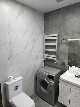 Kirayə verilir 2 otaqlı mənzil 80 m²