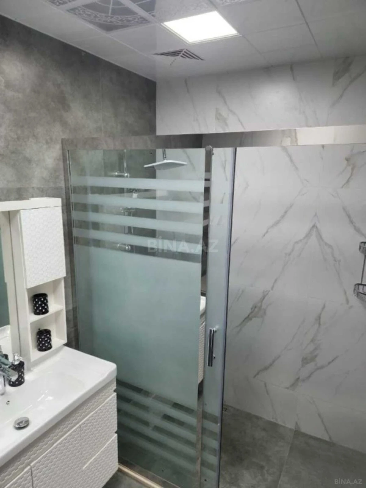 Kirayə verilir 2 otaqlı mənzil 80 m²