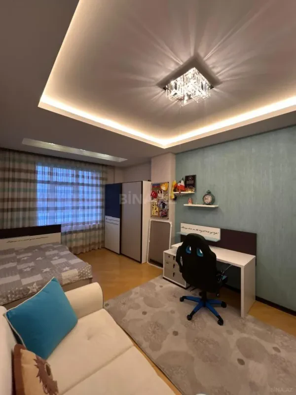 Kirayə verilir 3 otaqlı mənzil 175 m²