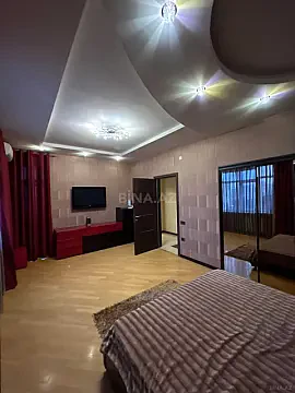 Kirayə verilir 3 otaqlı mənzil 175 m²