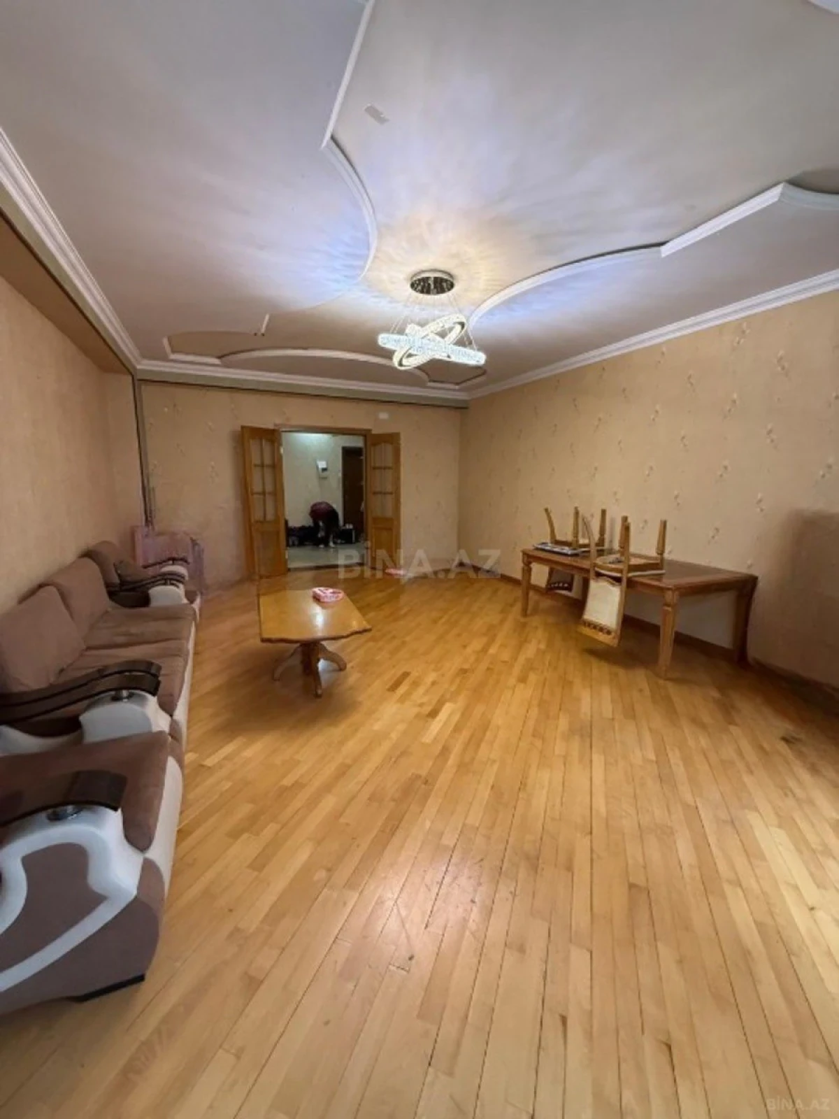 Kirayə verilir 3 otaqlı mənzil 150 m²