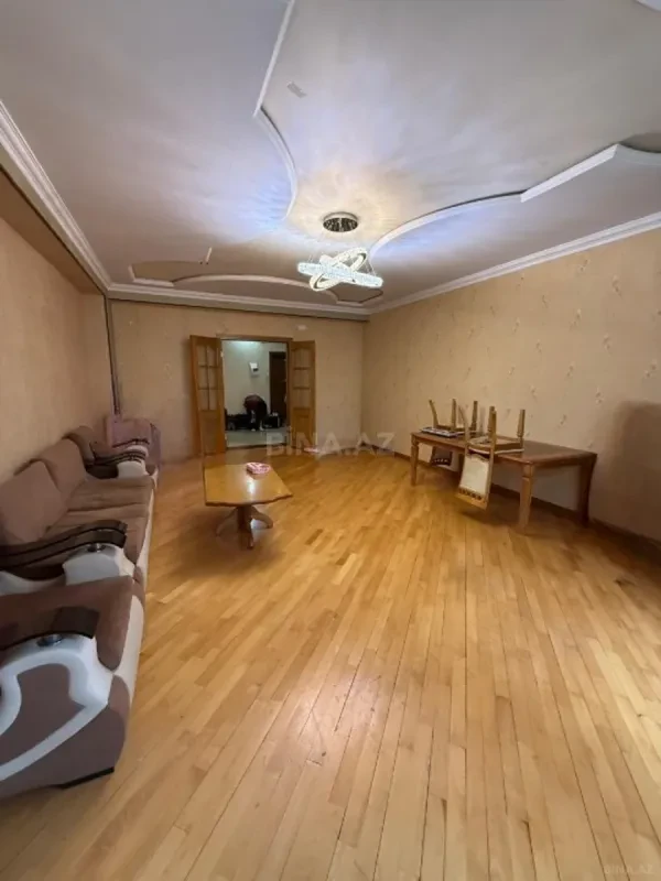 Kirayə verilir 3 otaqlı mənzil 150 m²