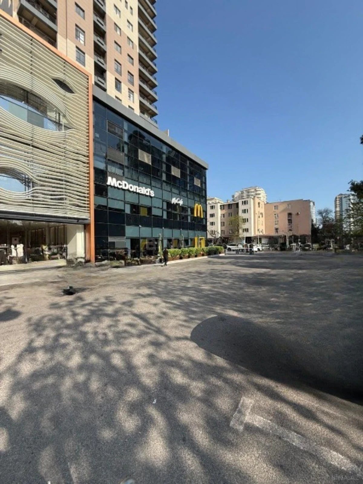 Kirayə verilir 3 otaqlı mənzil 150 m²