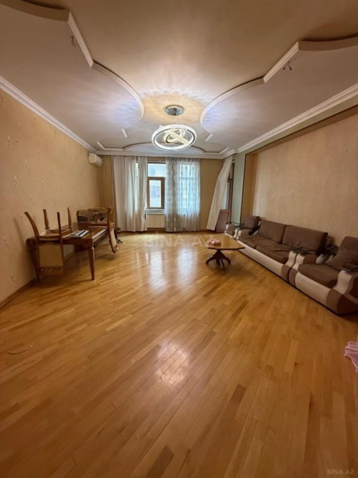 Kirayə verilir 3 otaqlı mənzil 150 m²