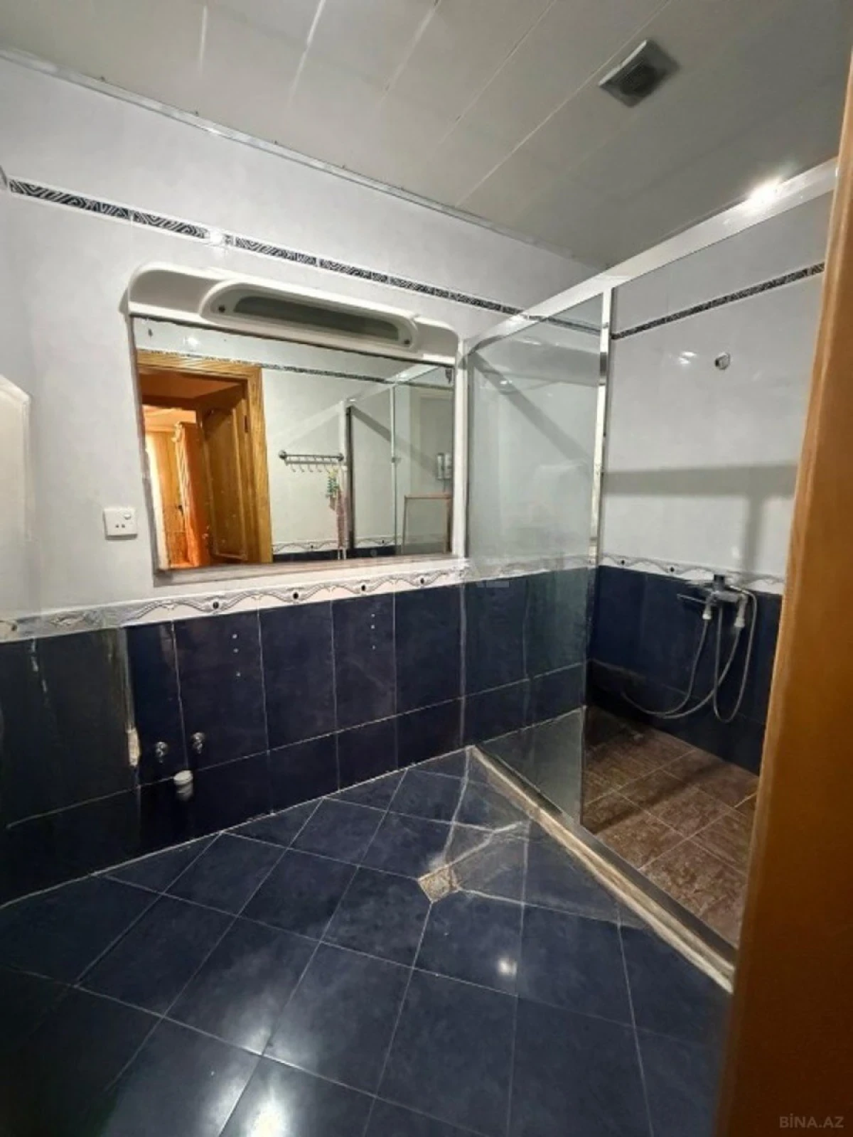 Kirayə verilir 3 otaqlı mənzil 150 m²