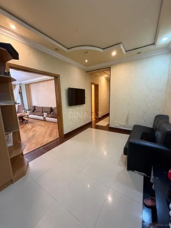 Kirayə verilir 3 otaqlı mənzil 150 m²