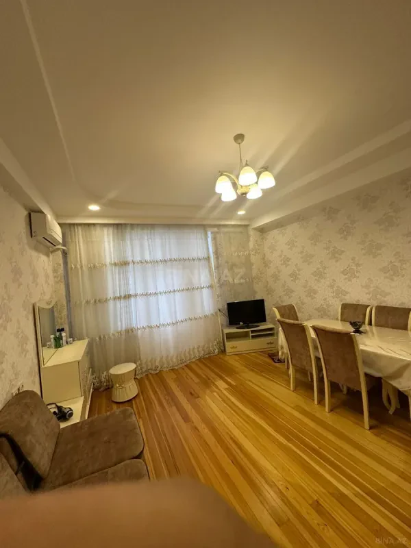 Kirayə verilir 2 otaqlı mənzil 70 m²