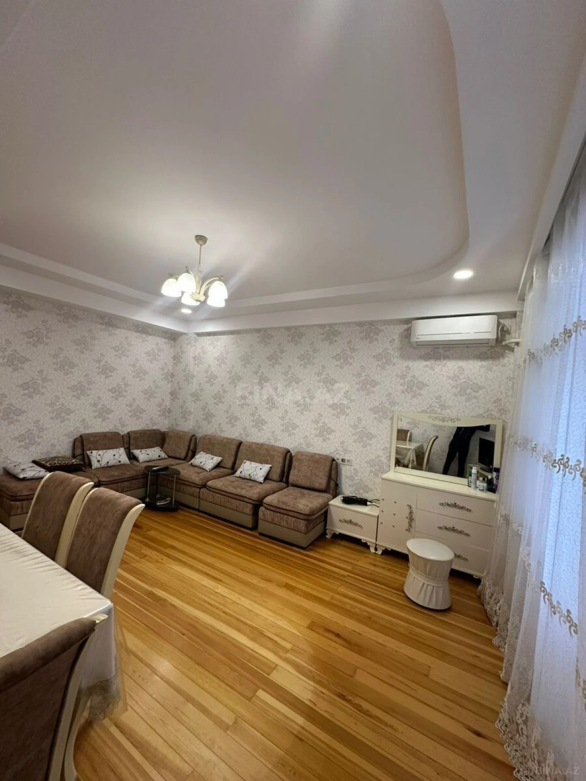 Kirayə verilir 2 otaqlı mənzil 70 m²
