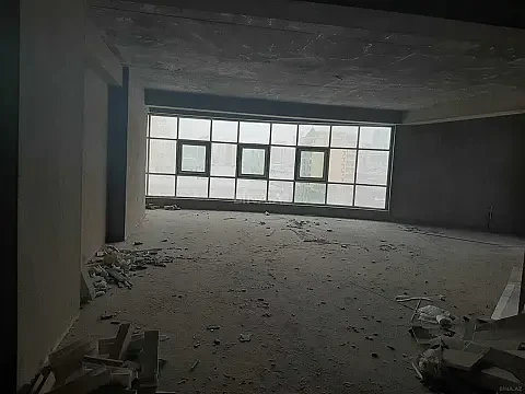 Satılır 4 otaqlı mənzil 265 m²
