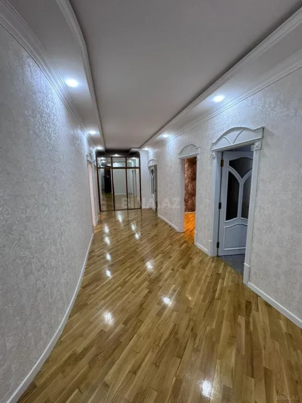 Satılır 4 otaqlı mənzil 160 m²