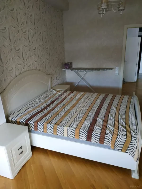 Kirayə verilir 2 otaqlı mənzil 80 m²